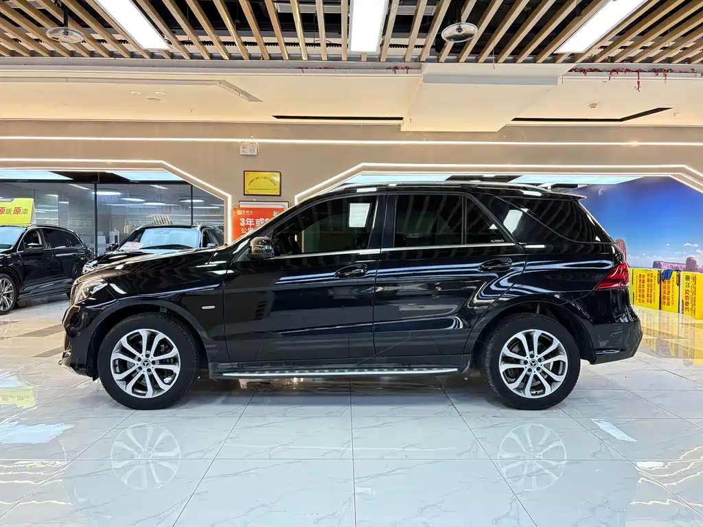 Mercedes-Benz GLE 2019 — фото 2