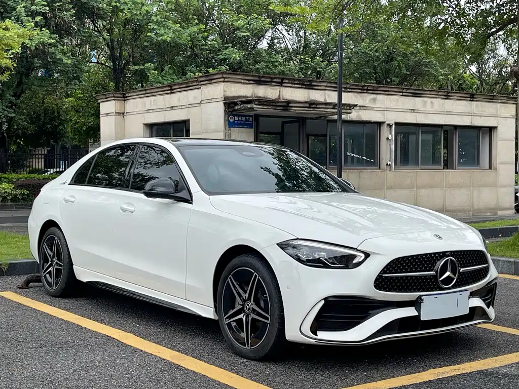 Mercedes-Benz C-Class 2025
