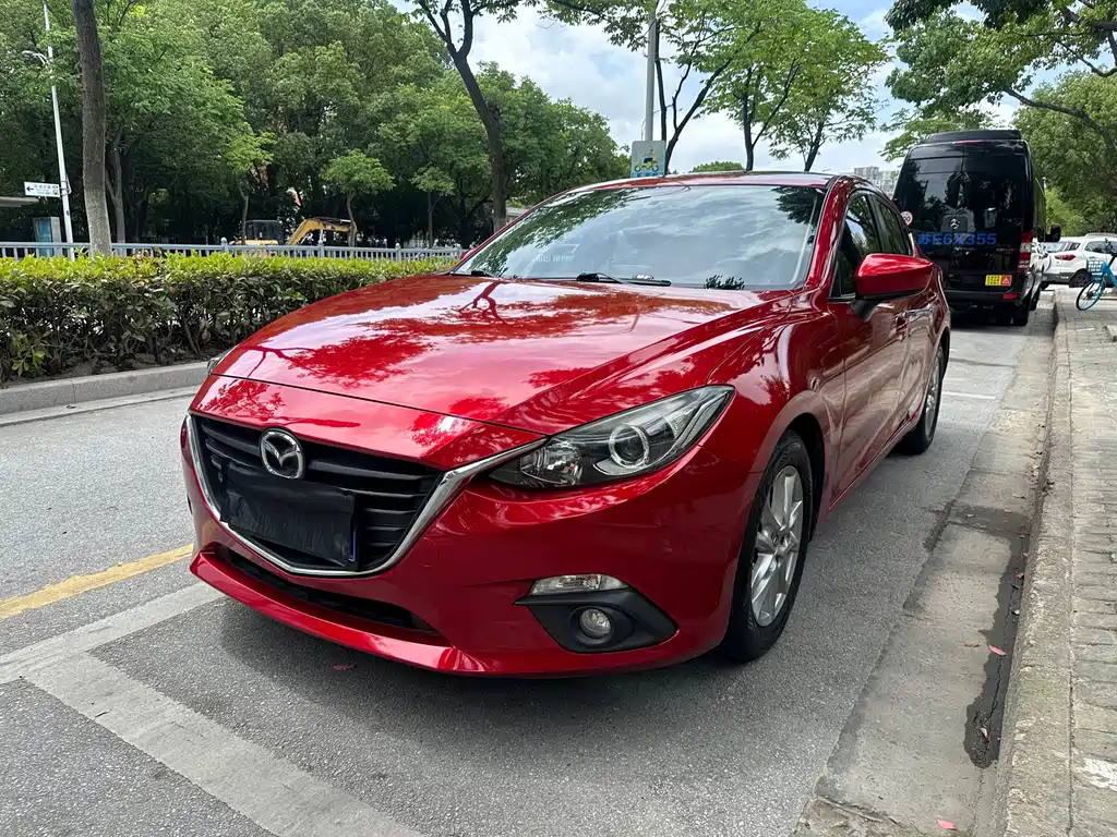 Mazda 3 Axela 2015