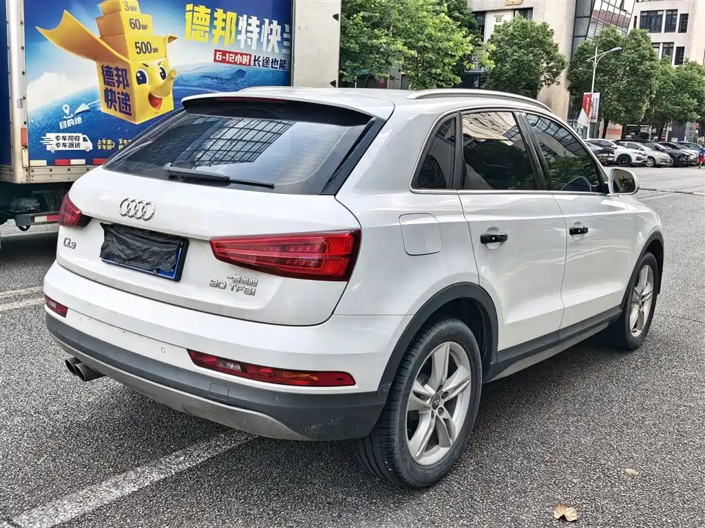 Audi Q3 2018 — фото 8