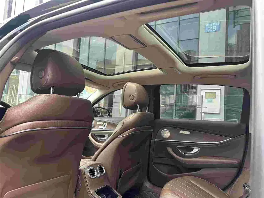 Mercedes-Benz E-Class 2021 — фото 8