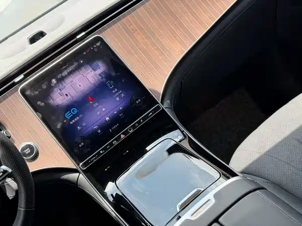 Mercedes-Benz EQE SUV 2023