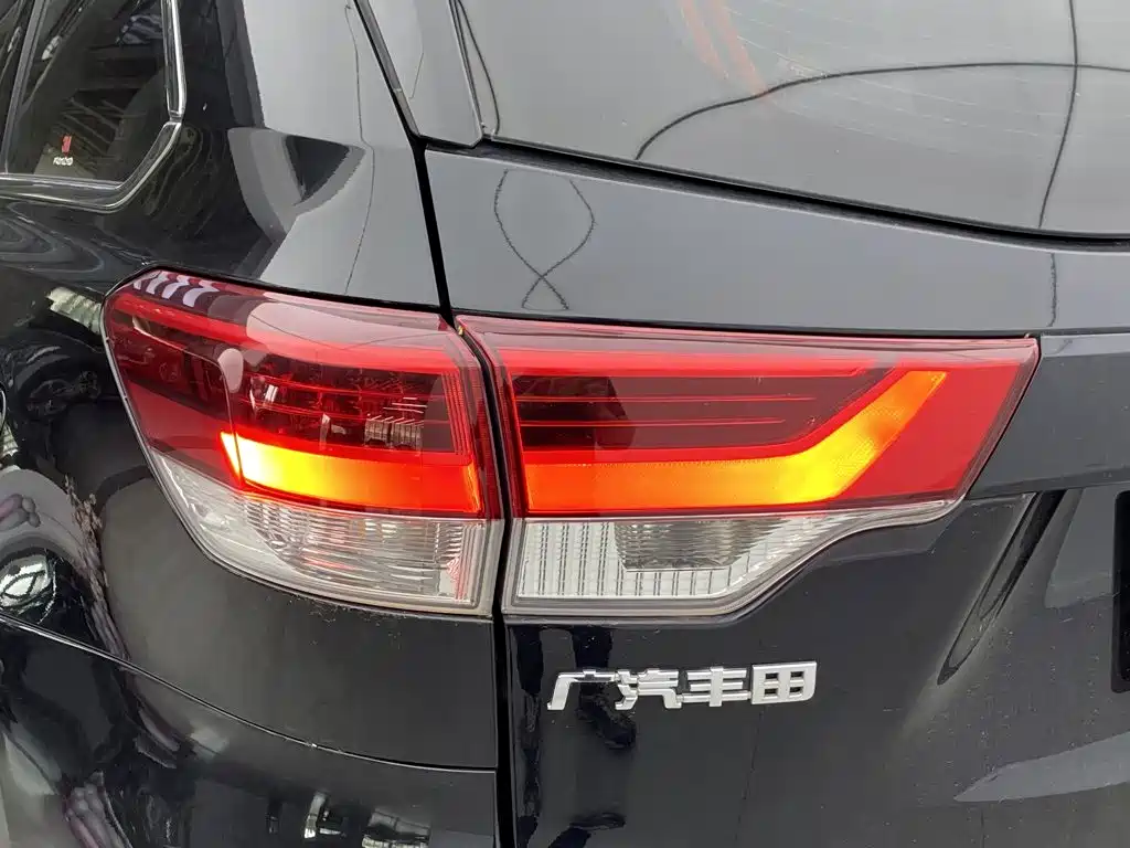 Toyota Highlander 2020 — фото 12