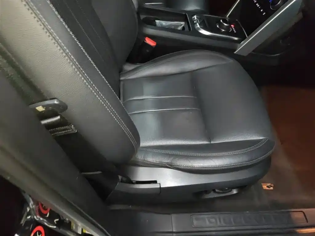 Land Rover Discovery Sport 2019 — фото 25