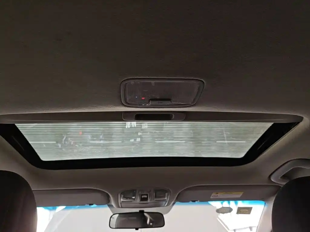 Hyundai Elantra 2017 — фото 14