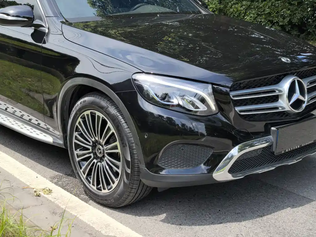 Mercedes-Benz GLC 2018 — фото 16