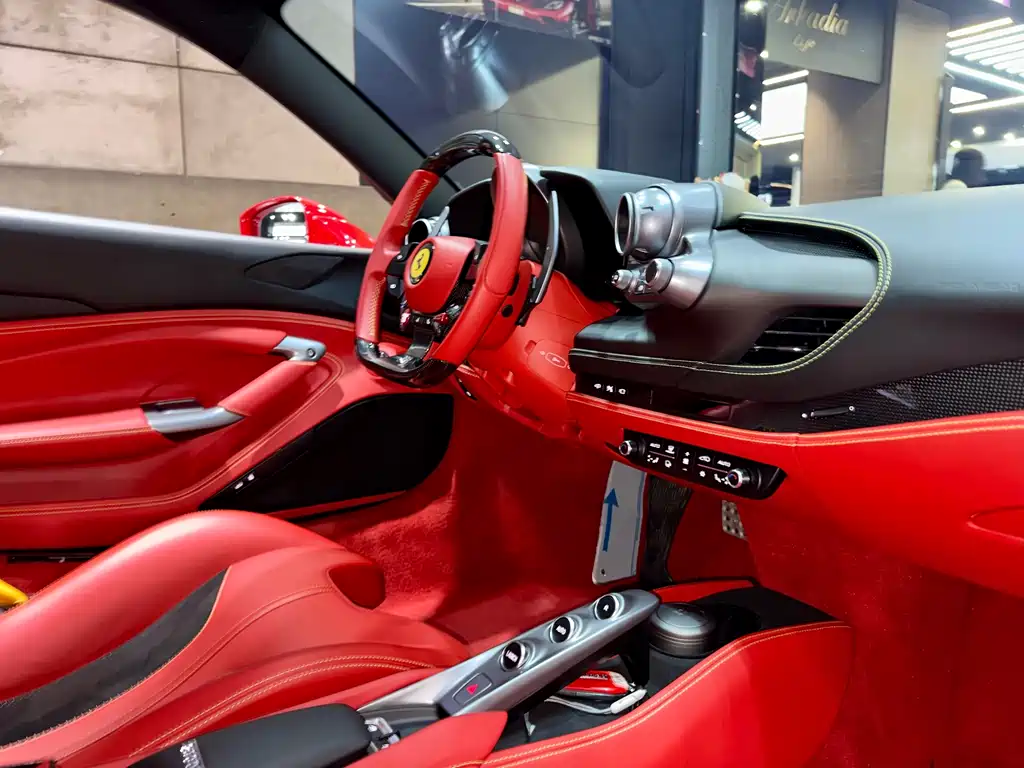 Ferrari F8 2022 — фото 14