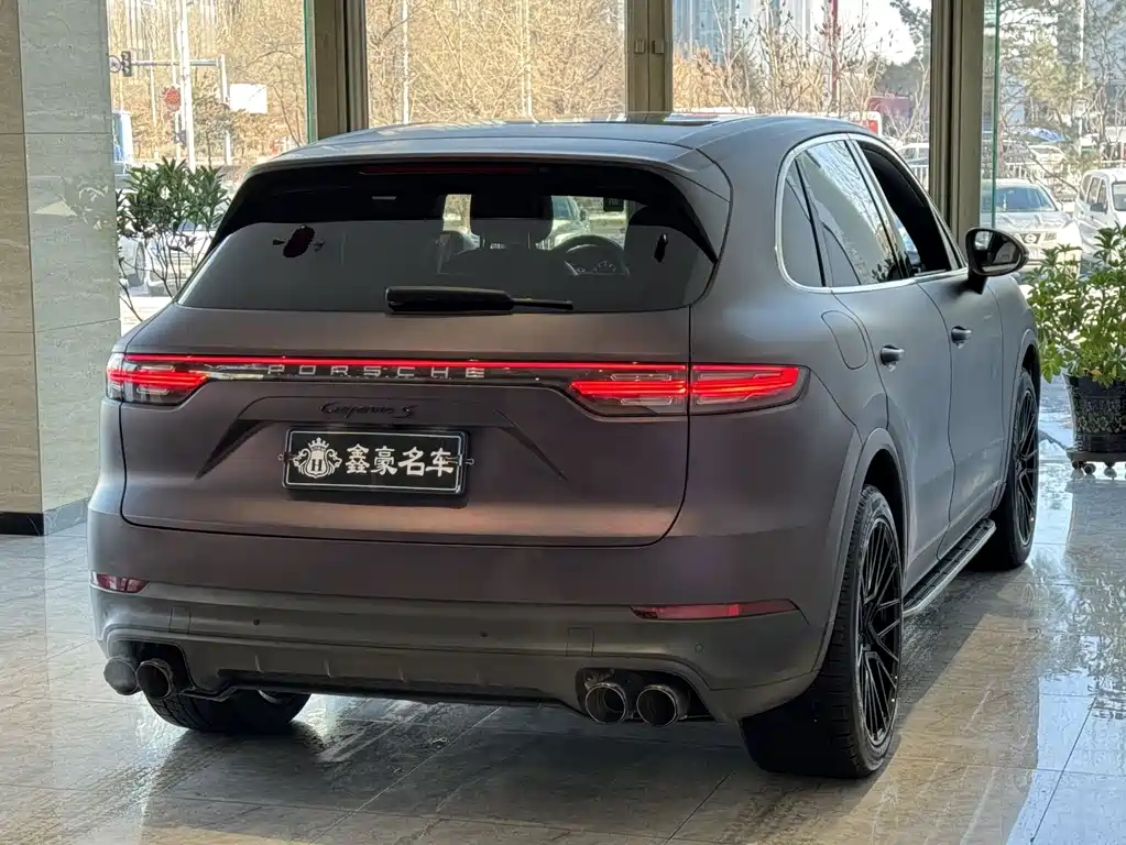 Porsche Cayenne 2018 — фото 19