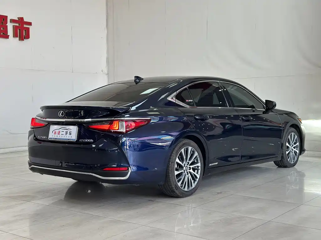 Lexus ES 2021 — фото 14
