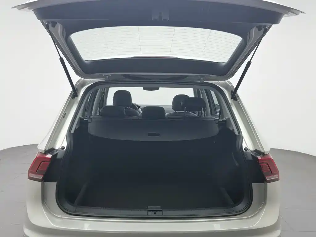 Volkswagen Tiguan L 2017 — фото 16
