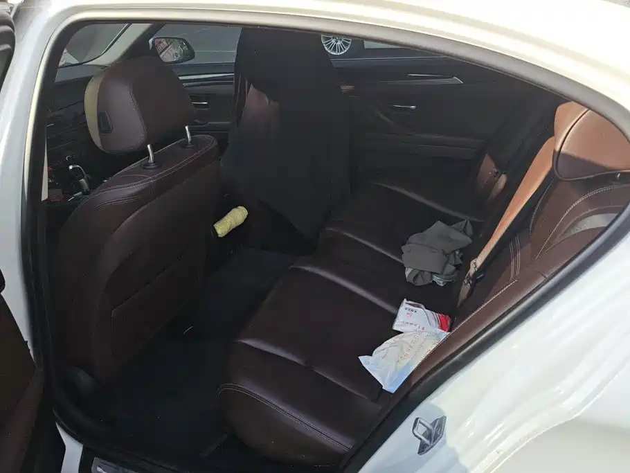 BMW 5 Series 2016 — фото 11
