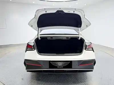 Hyundai Elantra 2025