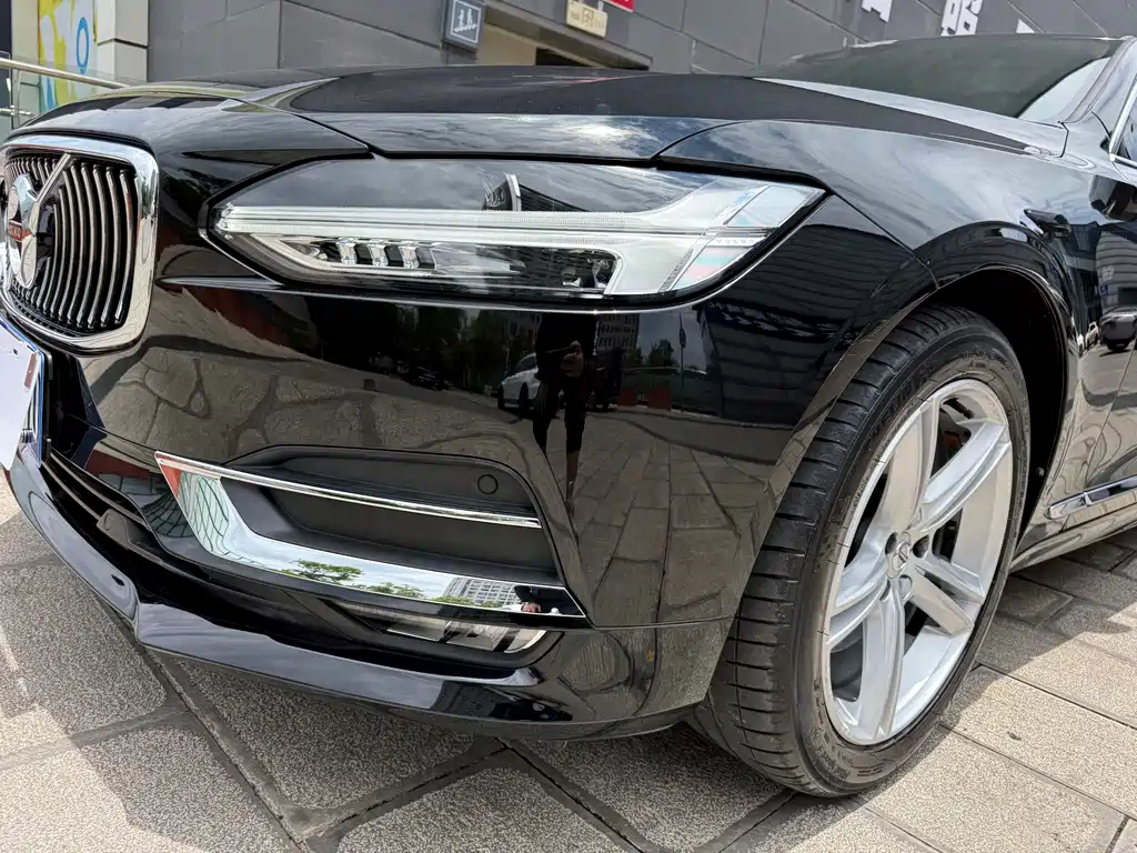 Volvo S90 2018 — фото 13