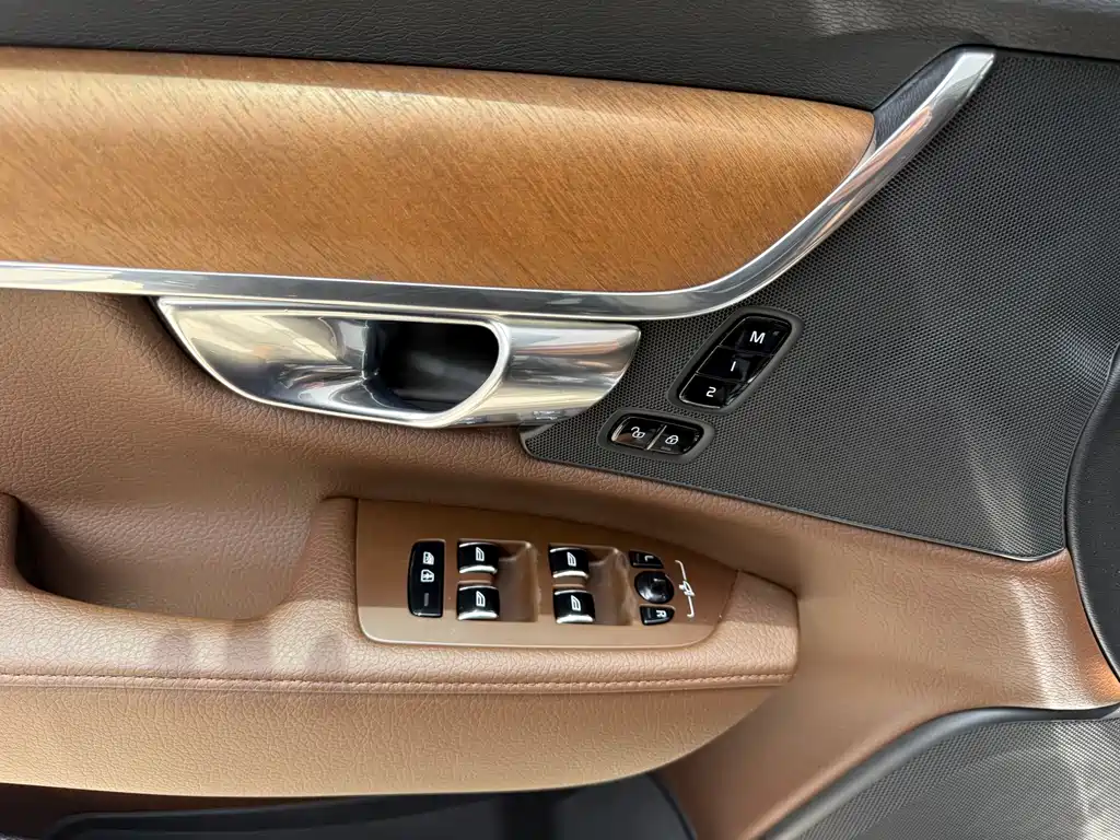 Volvo S90 2018 — фото 18
