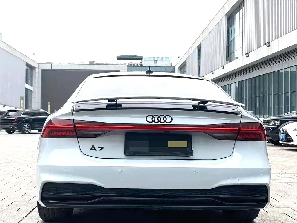 Audi A7 2021 — фото 7