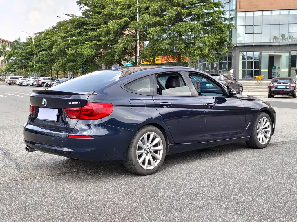BMW 3 Series GT 2019 — фото 16