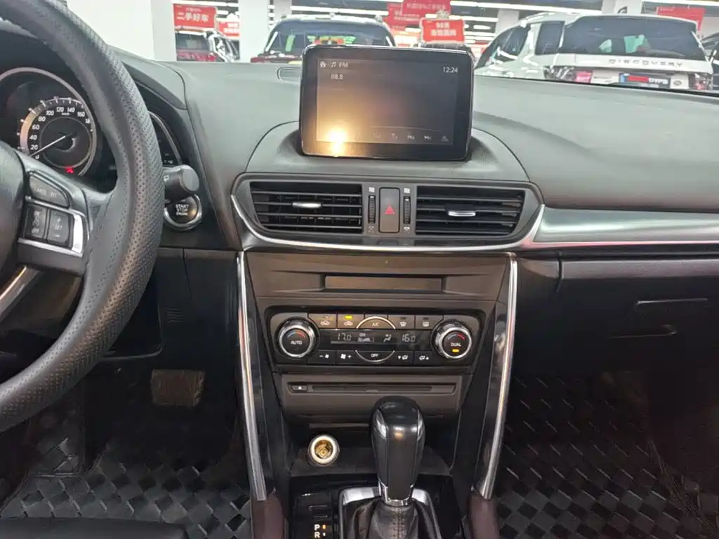 Mazda CX-4 2016 — фото 13