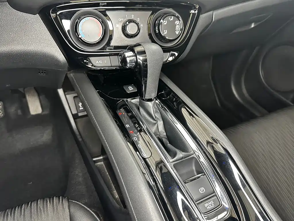 Honda Vezel 2022 — фото 18
