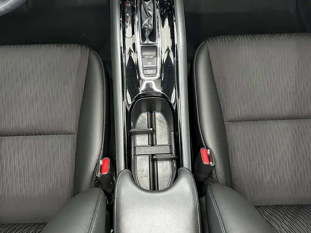 Honda Vezel 2022 — фото 17