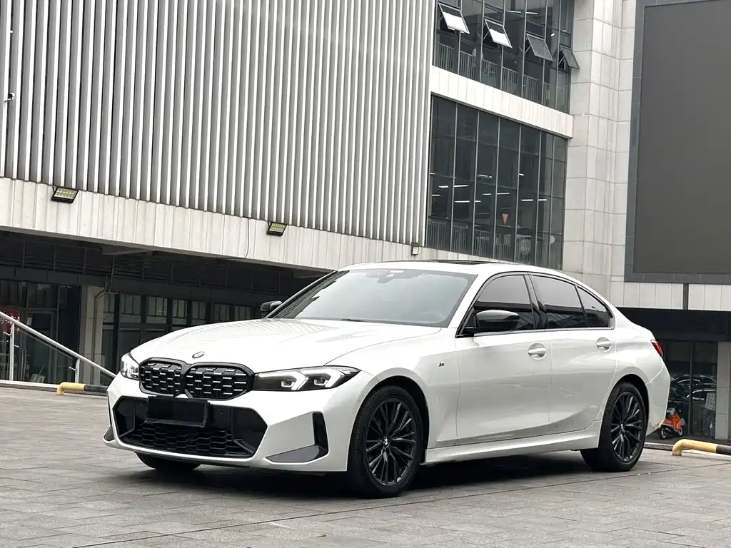 BMW 3 Series 2024 — фото 1