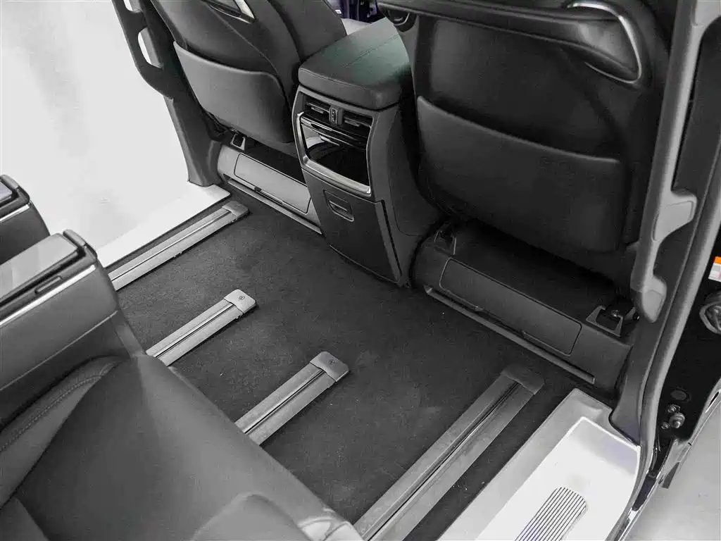 Toyota Vellfire 2025 — фото 12