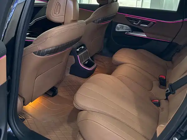 Mercedes-Benz E-Class 2025