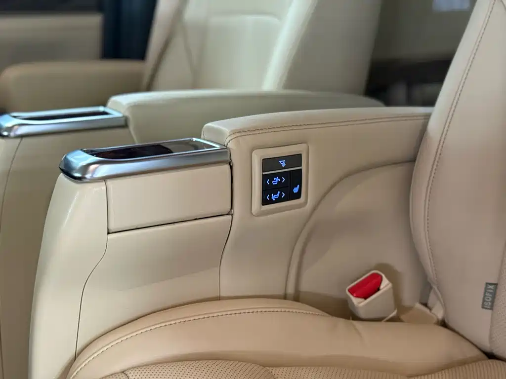 Toyota Alphard 2019 — фото 13