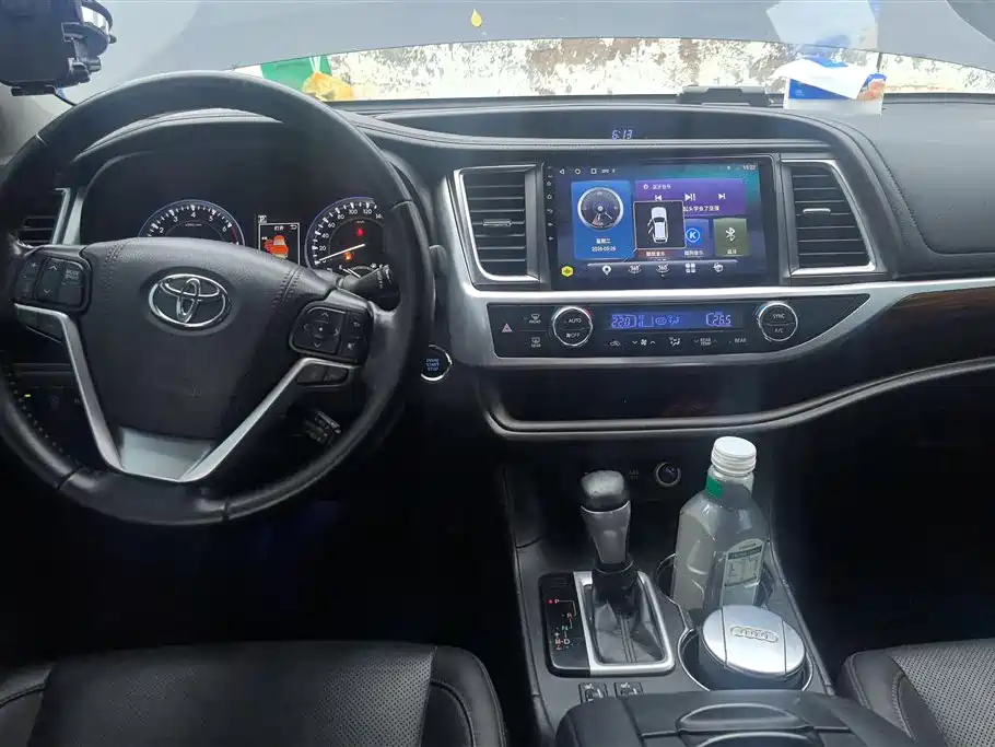 Toyota Highlander 2018 — фото 12