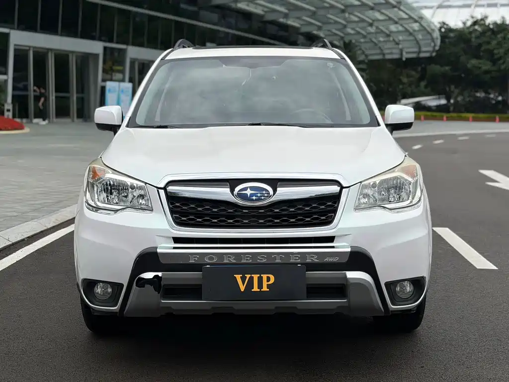 Subaru Forester 2014 — фото 2