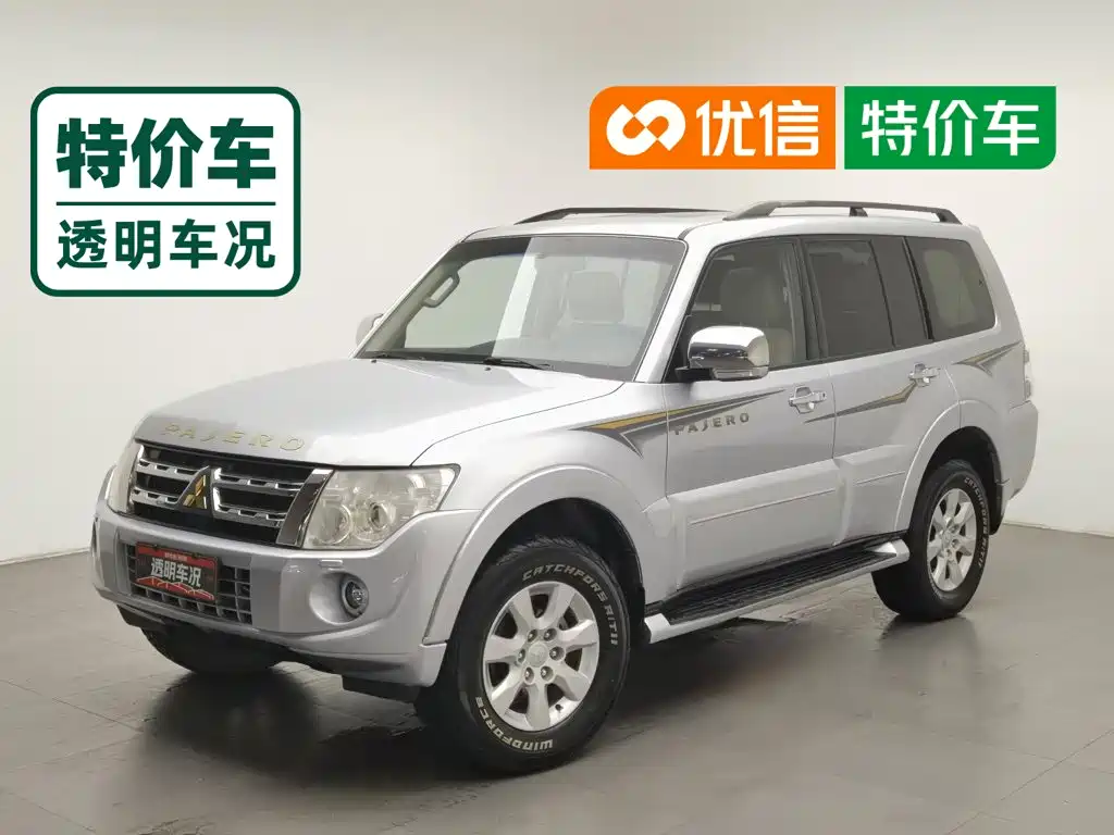 Mitsubishi Pajero 2012