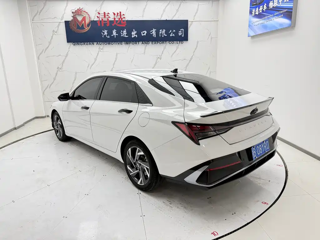 Hyundai Elantra 2023 — фото 4