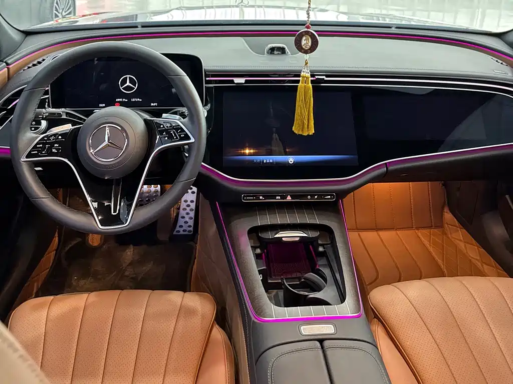 Mercedes-Benz E-Class 2025 — фото 8