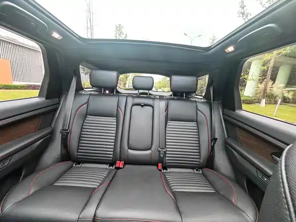 Land Rover Discovery Sport 2022