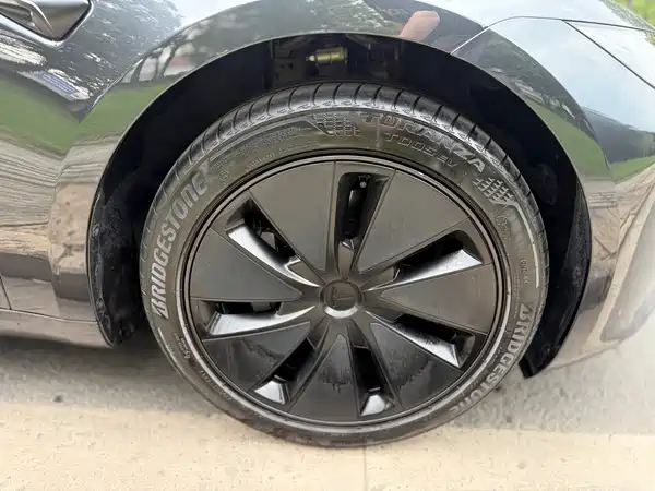 Tesla Model 3 2025