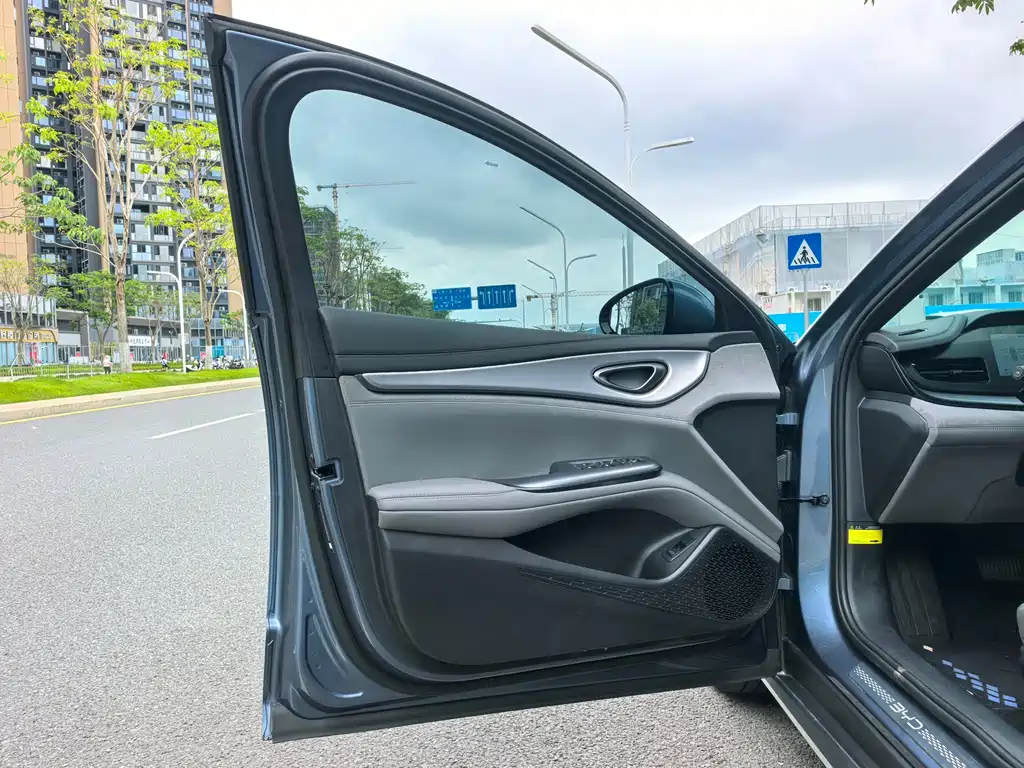 BYD Seal 07 DM-i 2024 — фото 4