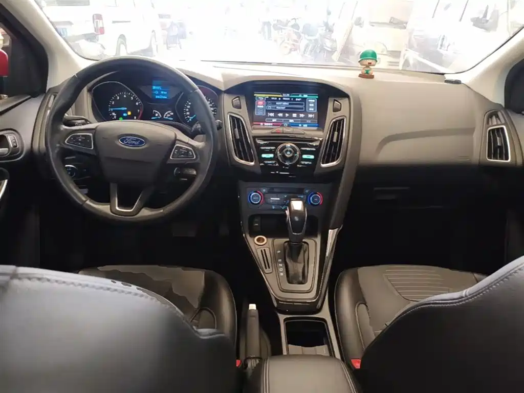 Ford Focus 2016 — фото 10