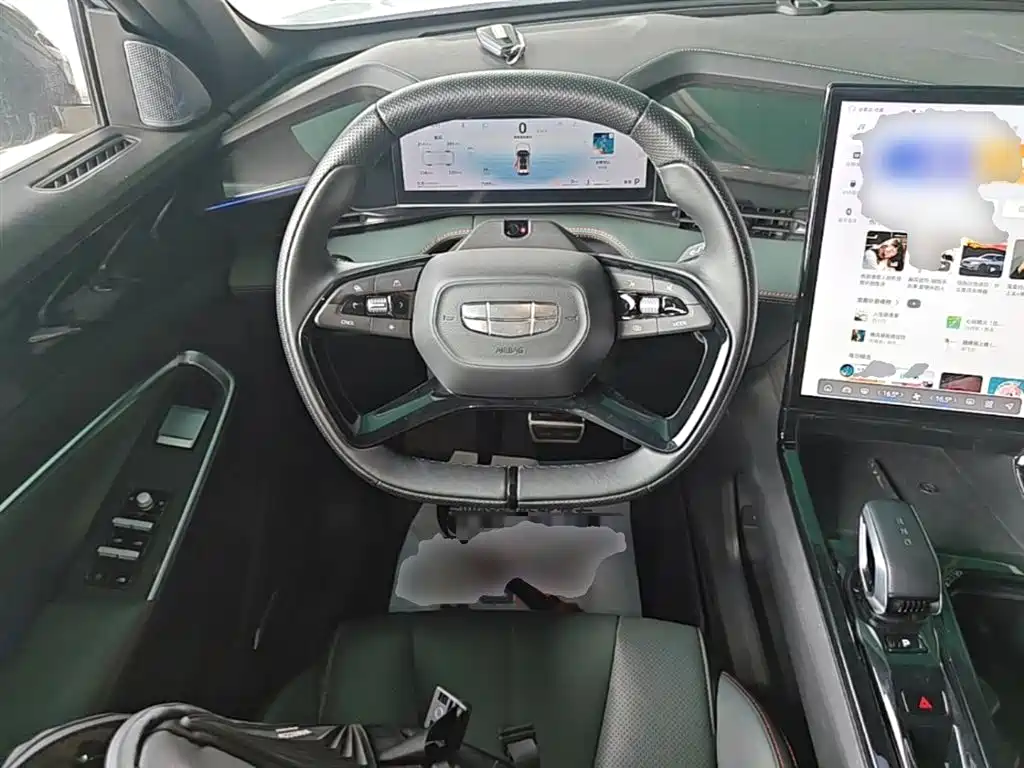 Geely Boyue 2024 — фото 10