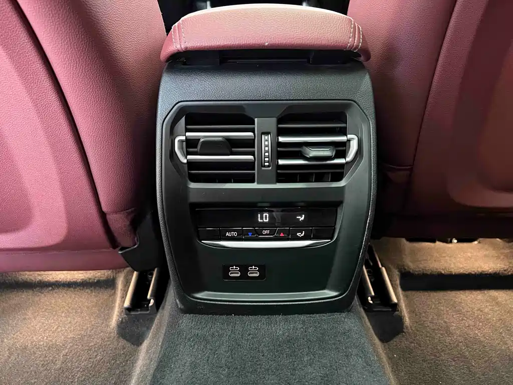 BMW 3 Series 2023 — фото 17