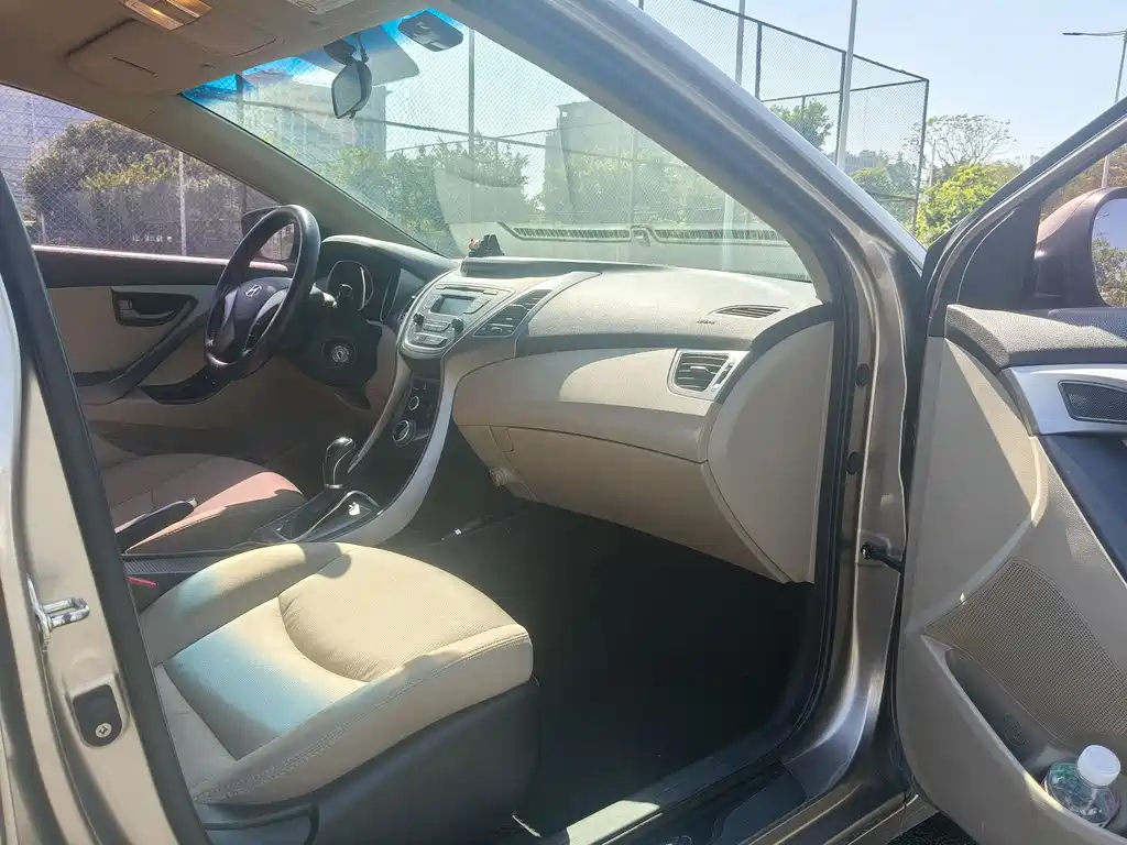 Hyundai Elantra Langdong 2017 — фото 10