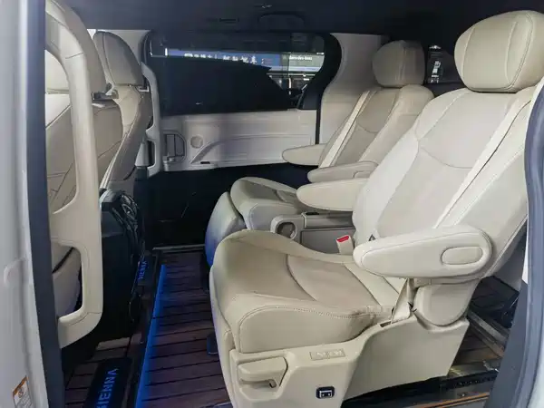 Toyota Sienna 2023