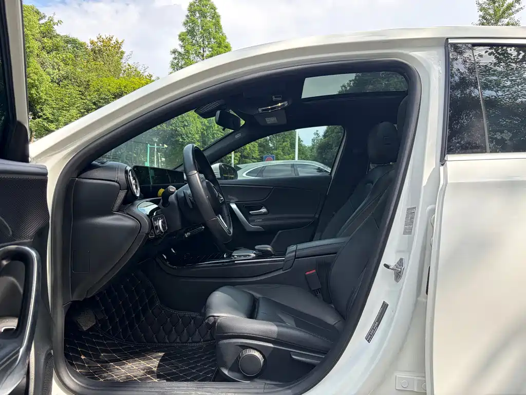 Mercedes-Benz A-Class 2022 — фото 4