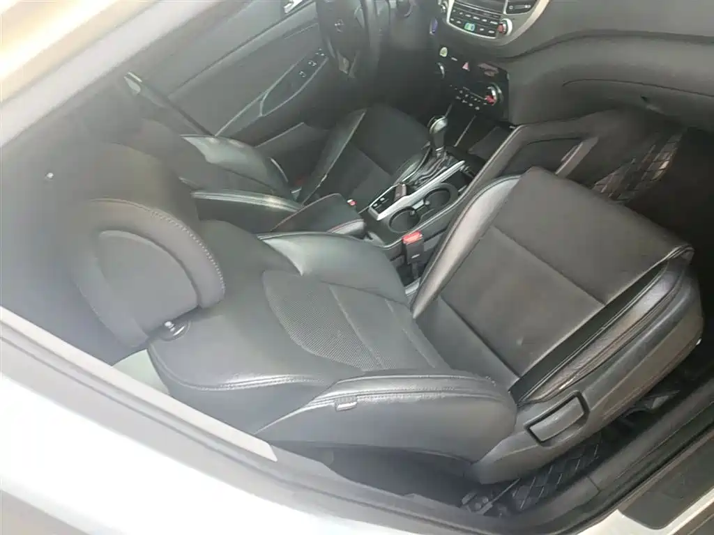 Hyundai Tucson 2016 — фото 25