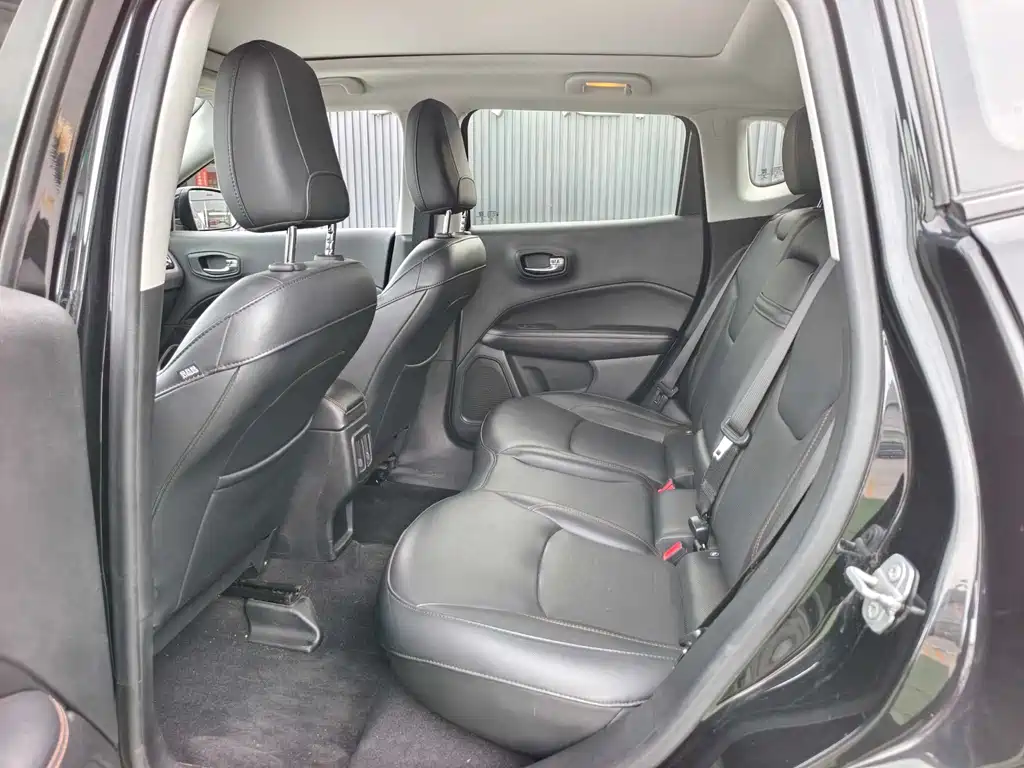 Jeep Compass 2020 — фото 12