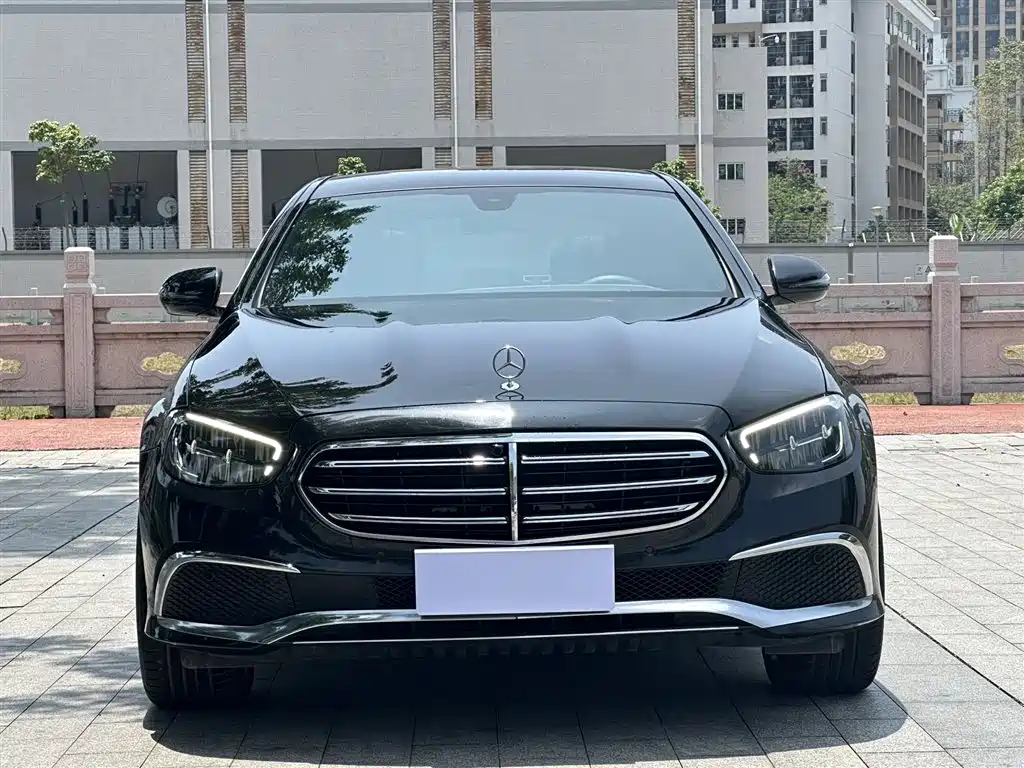Mercedes-Benz E-Class 2022 — фото 2