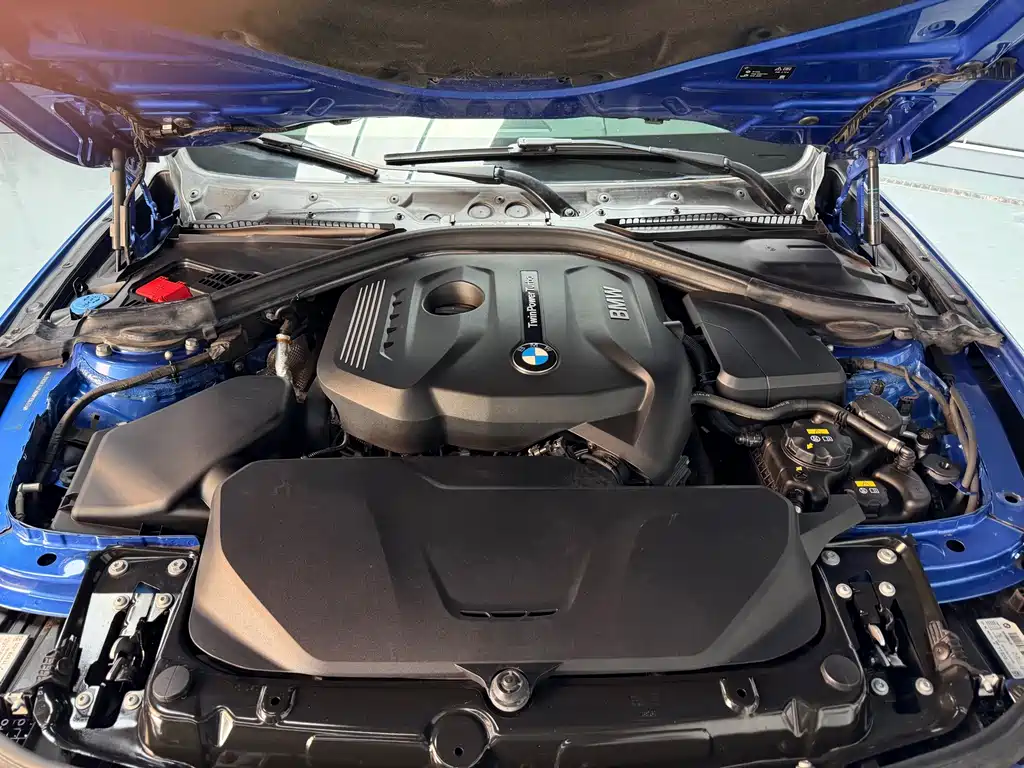 BMW 3 Series 2019 — фото 11