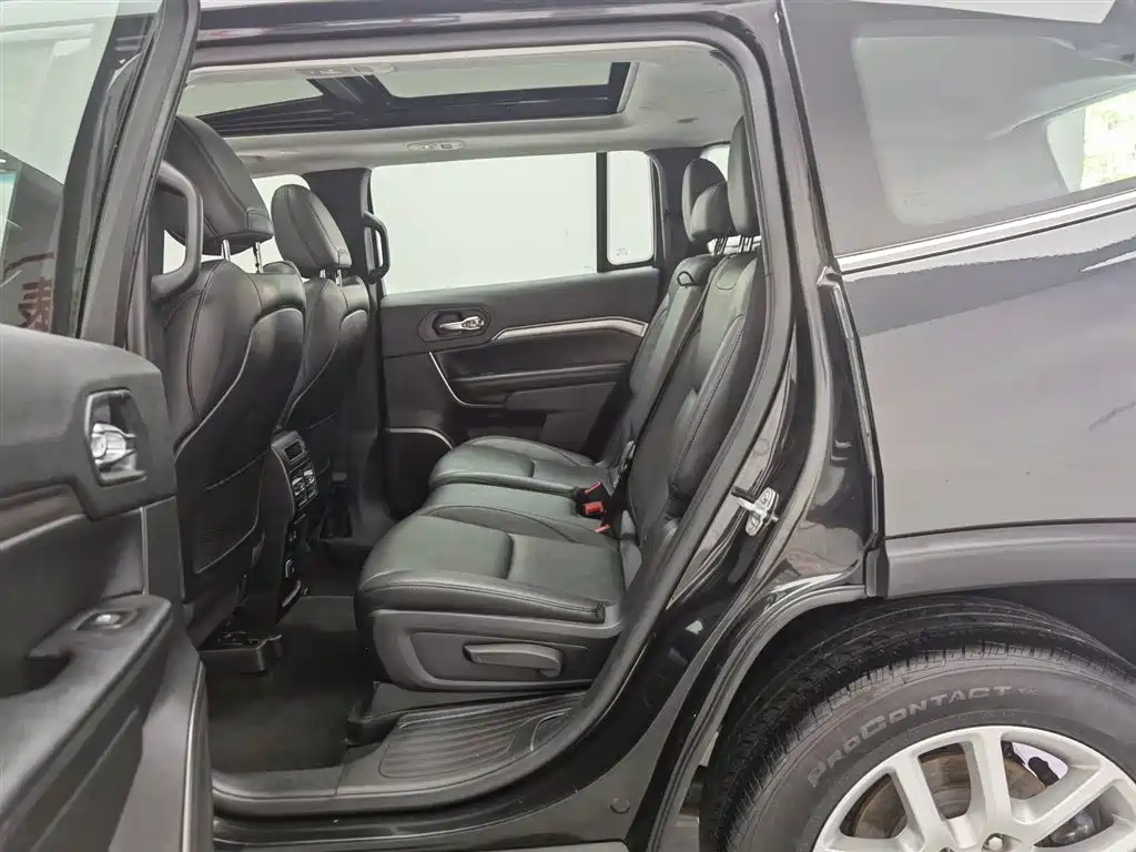 Jeep Commander 2019 — фото 15