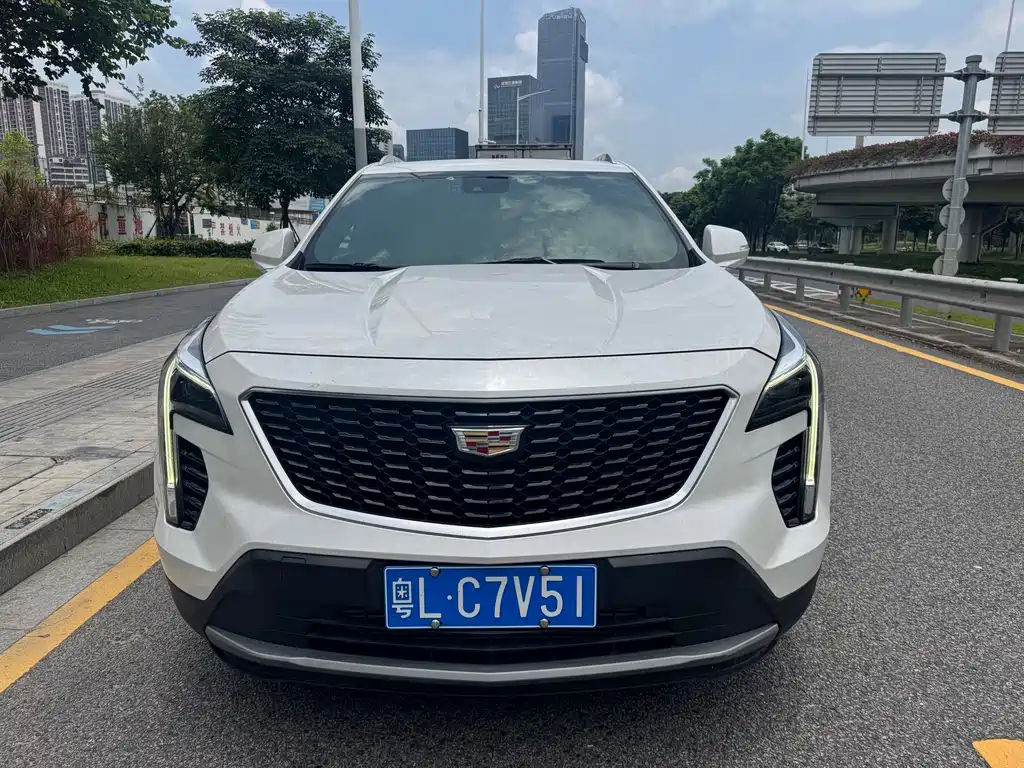 Cadillac XT4 2023 — фото 2