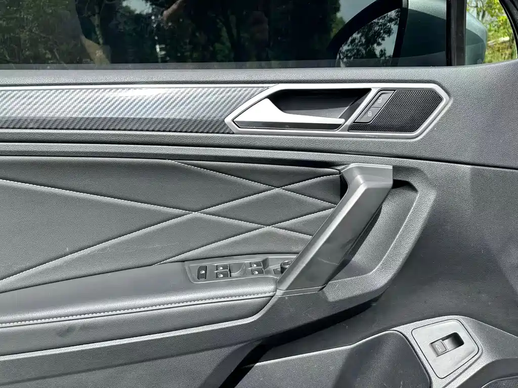 Volkswagen Tiguan L 2022 — фото 14