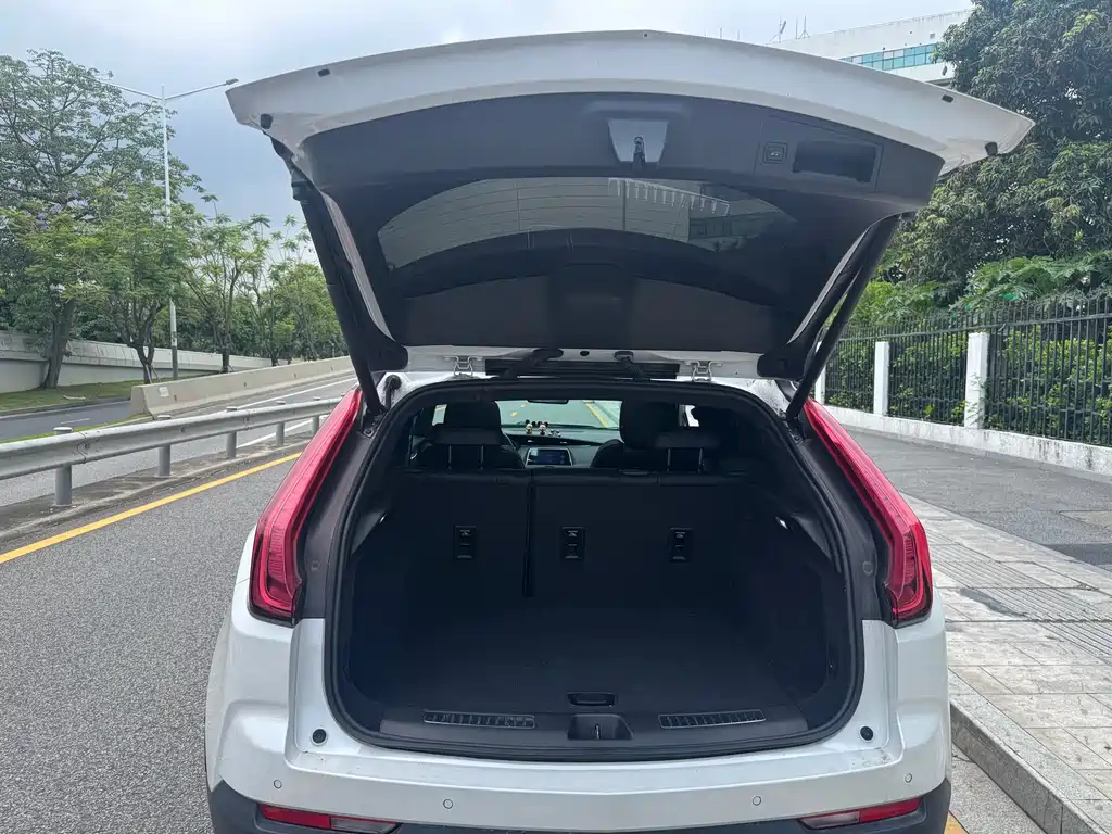 Cadillac XT4 2023 — фото 15