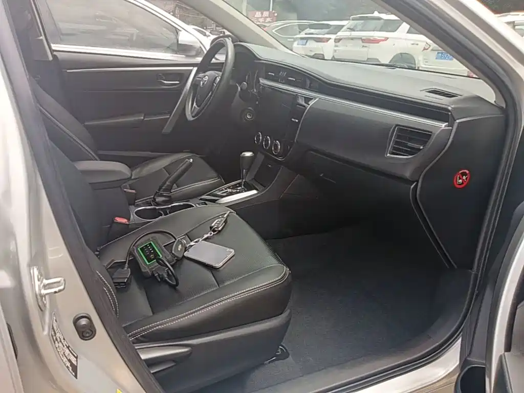 Toyota Corolla 2015 — фото 25